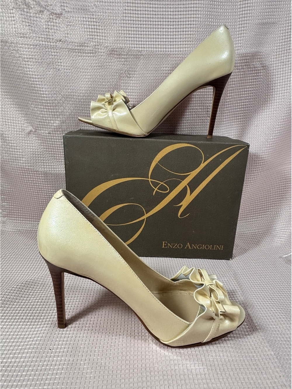 cream-colored Enzo Angiolini peep-toe high heels Size 10.5 - Eamielee